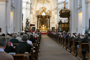 Abschlussvesper der Bischofskonferenz mit Austeilung des Bonifatiussegens (Foto: Karl-Franz Thiede)